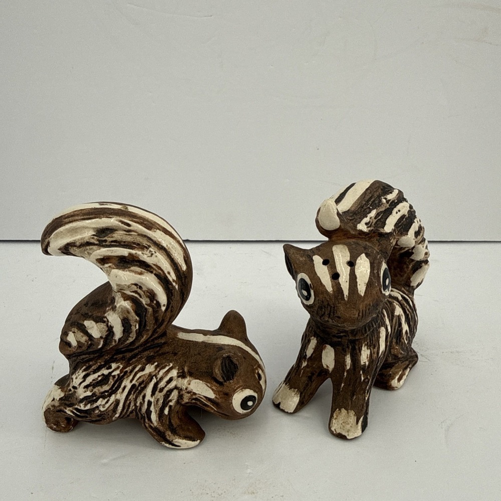 Vintage 1950's Brown Squirrel Animal US Ceramic Pottery Salt & Pepper Shaker Set
